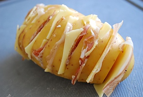 Hasselback Potatoes Bacon Cheese Style (Fcherkartoffeln)